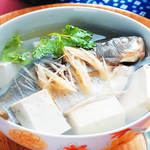 薑絲鯽魚湯