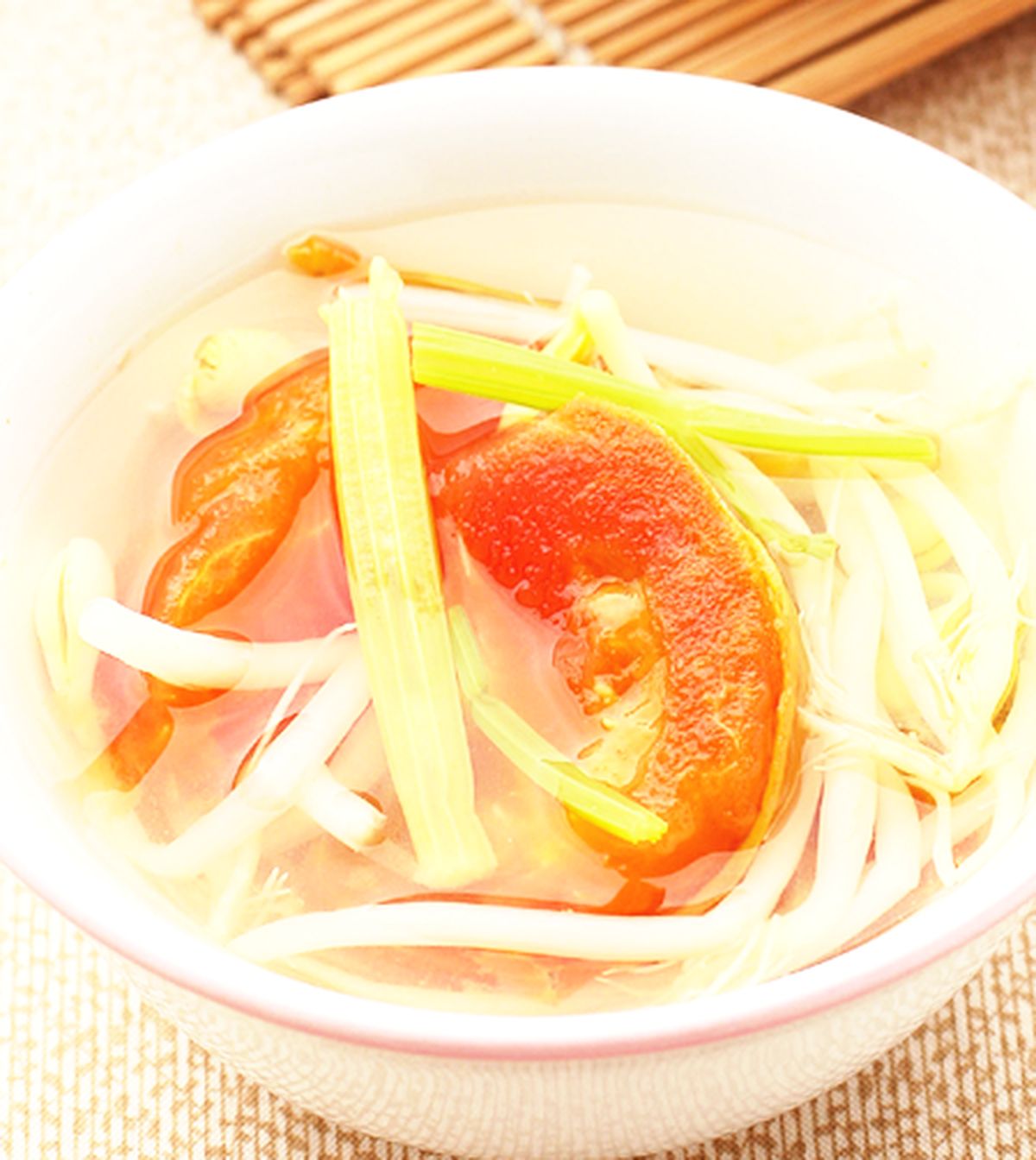 食譜:黃豆芽蕃茄湯