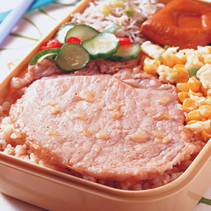 ���αư���