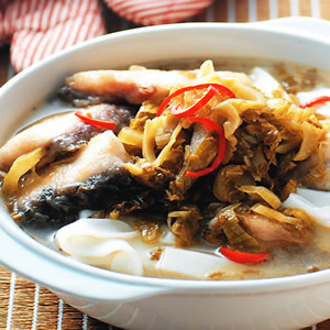 酸菜鮮魚煨麵