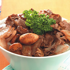 紅酒蘑菇牛肉丼