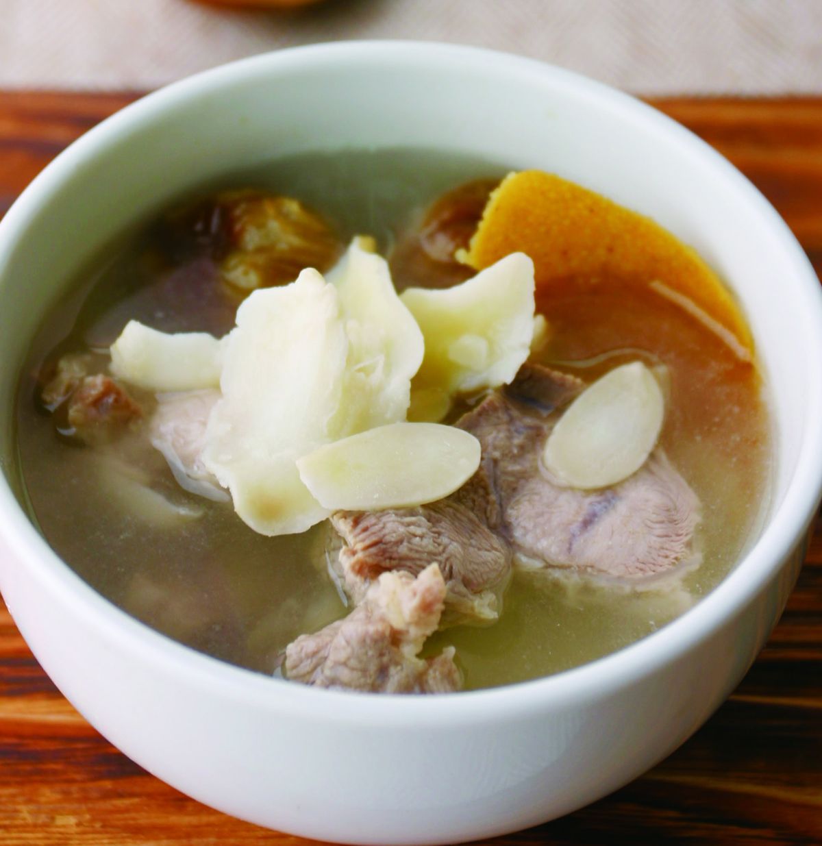 食譜:杏片蜜棗瘦肉湯