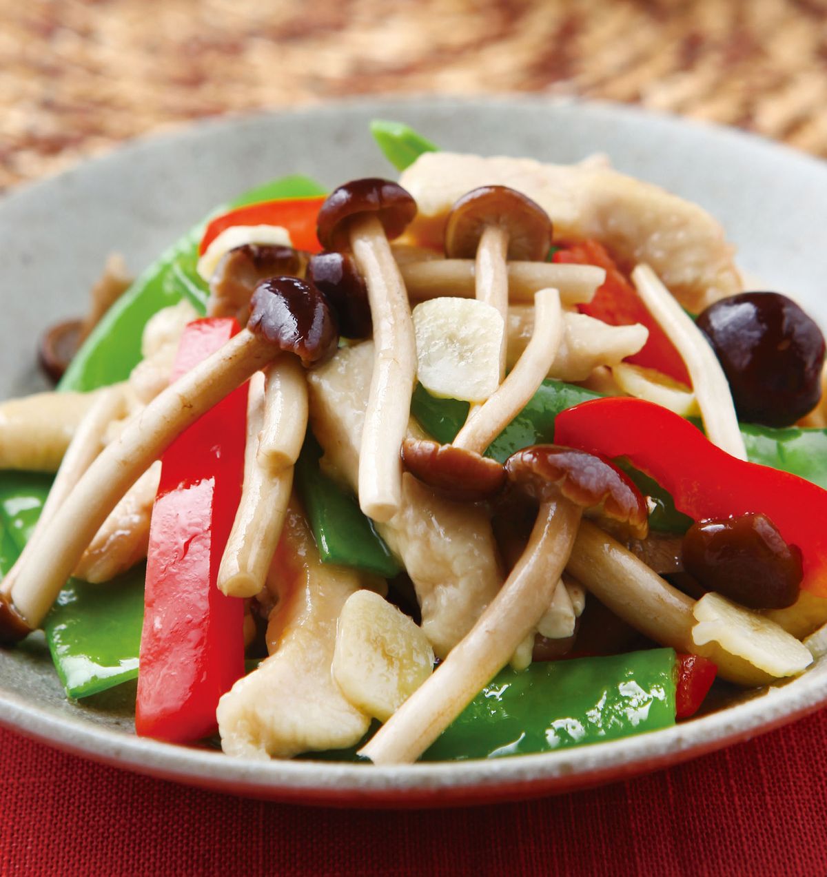 食譜:柳松菇炒雞柳
