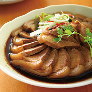 溱פ