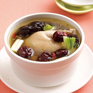 紅棗燉雞湯