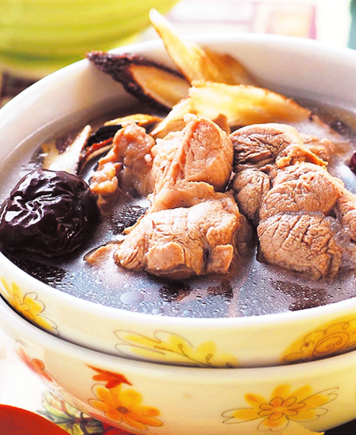 食譜:板藍根燉豬腱湯