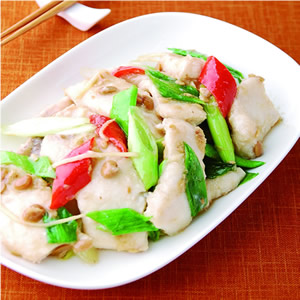 蒜苗豆醬炒鯊魚